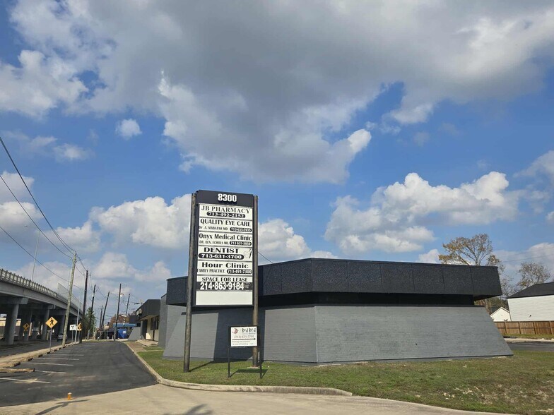 Primary Photo Of 8300 Homestead Rd, Houston Office For Sale