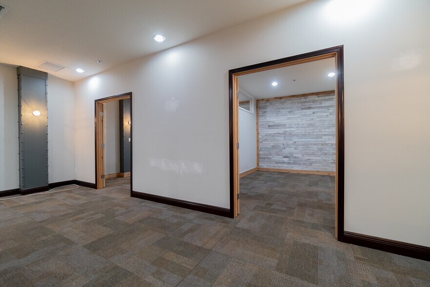 More Photos Of 679 NW Enterprise Dr, Port Saint Lucie Light Distribution For Sale
