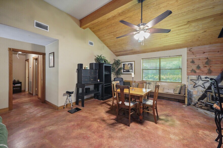 More Photos Of 19493 Keenan Cut Off Rd, Montgomery Office Residential For Sale