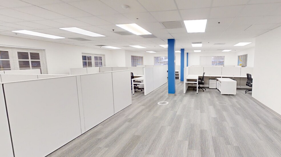 More Photos Of 8723 E Via de Commercio, Scottsdale Office For Lease