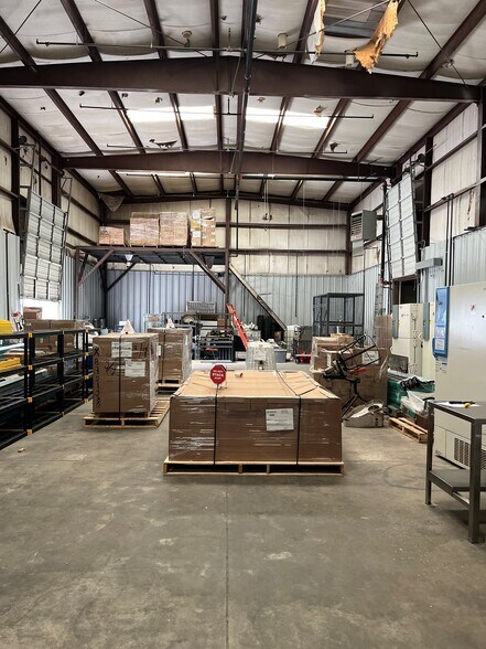 More Photos Of 3105 E Reno Ave, Oklahoma City Warehouse For Lease