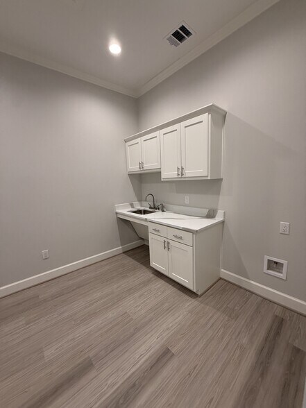 More Photos Of 1630 W Prosper Trl, Prosper Medical For Lease
