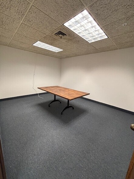 More Photos Of 3000 N Federal Hwy, Fort Lauderdale Storefront For Lease