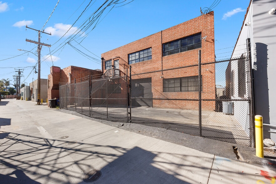 More Photos Of 3814 Willat Ave, Culver City Warehouse For Lease