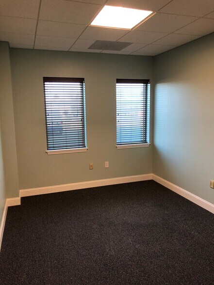 More Photos Of 8761 Virginia Meadows Dr, Manassas Warehouse For Lease