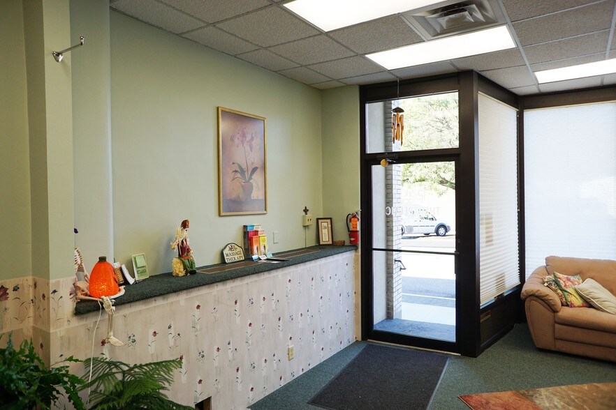 More Photos Of 1 Park Place Ave, Fredonia Office For Lease