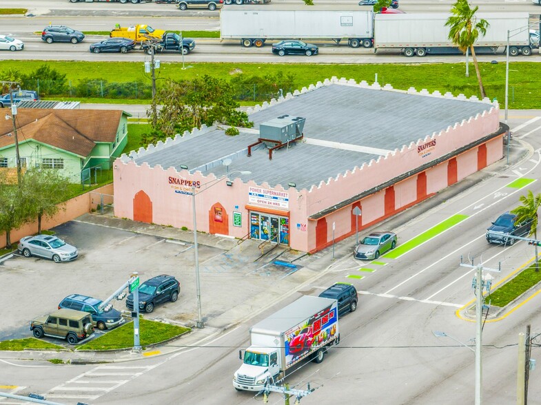 Primary Photo Of 14566 NW 22nd Ave, Opa Locka Supermarket For Sale