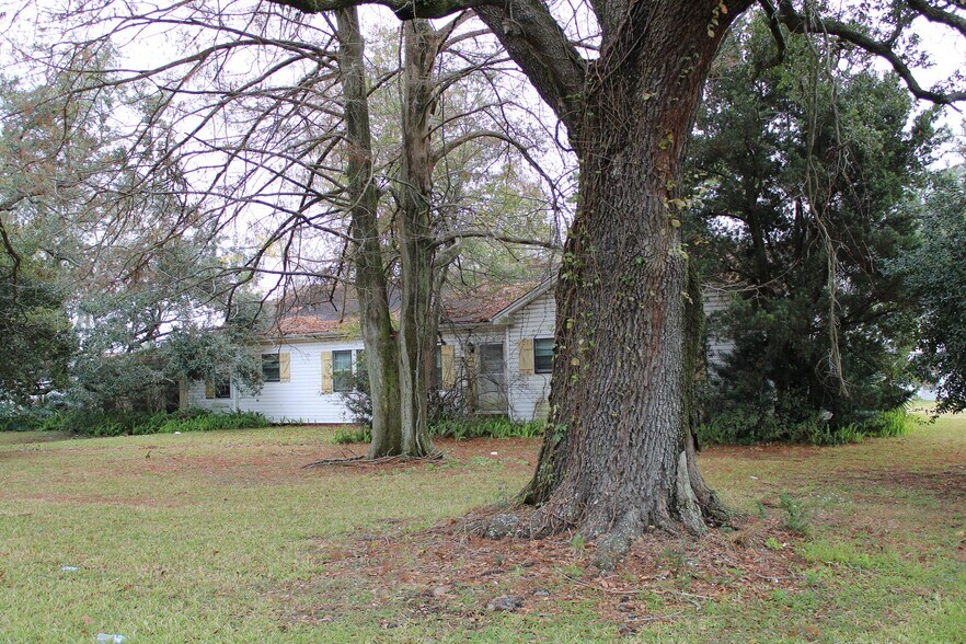 More Photos Of 1137 Grand Caillou Rd, Houma Flex For Sale