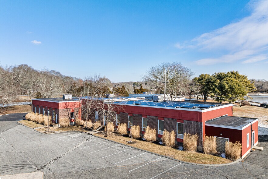 More Photos Of 107 Wilcox Rd, Stonington Loft Creative Space For Sale