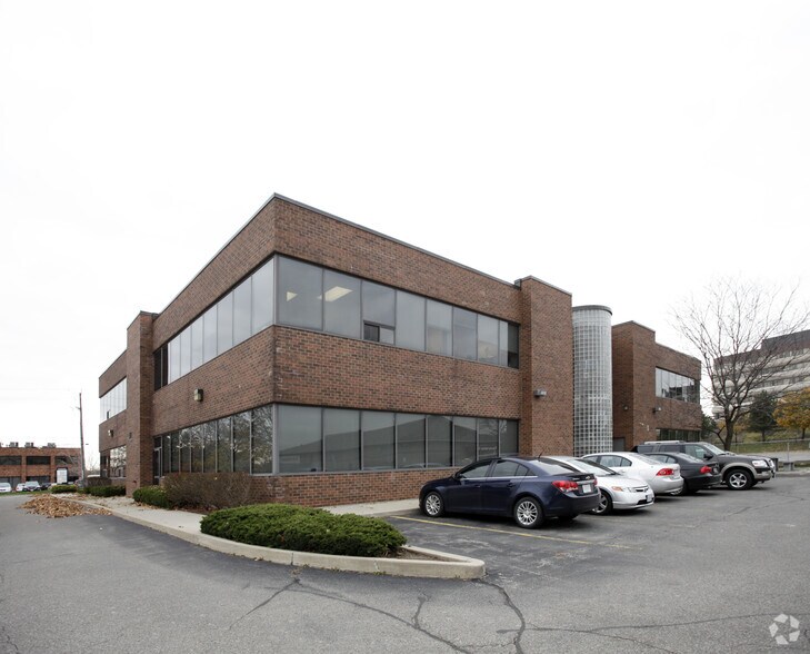 More Photos Of 481 Morden Rd, Oakville Office For Lease