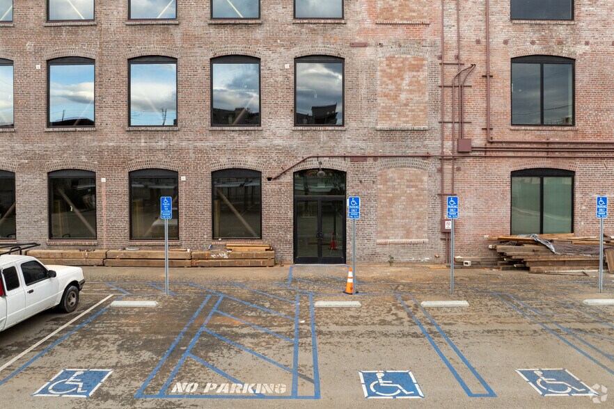 More Photos Of 440 Seaton St, Los Angeles Loft Creative Space For Sale