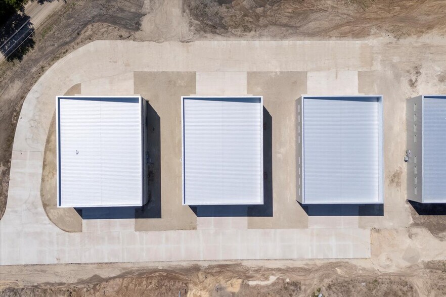 More Photos Of 9020 State Highway 21, Trenton Unknown For Lease