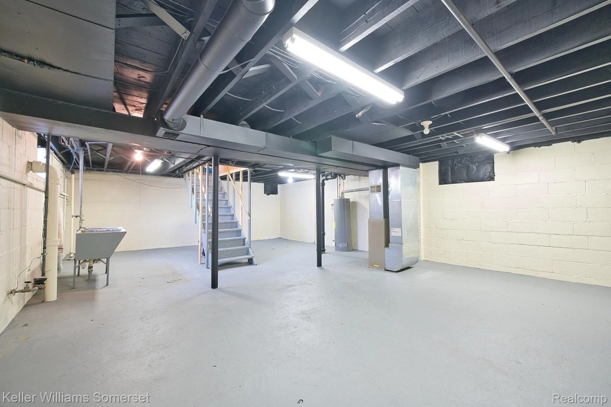 More Photos Of 51 Spokane Dr, Pontiac Apartments For Sale