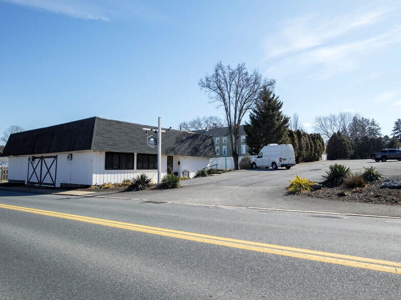 More Photos Of 14 Blue Rock Rd, Millersville Restaurant For Lease