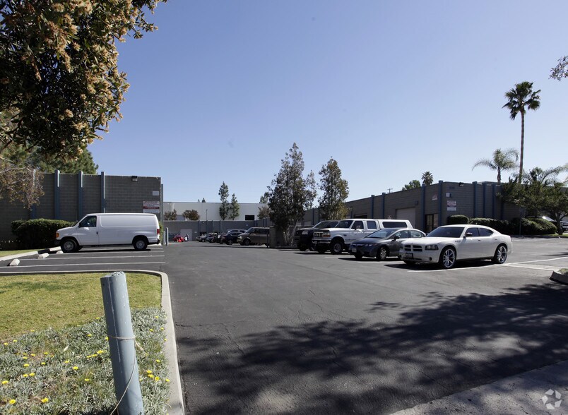 More Photos Of 2280 Shasta Way, Simi Valley Warehouse For Lease