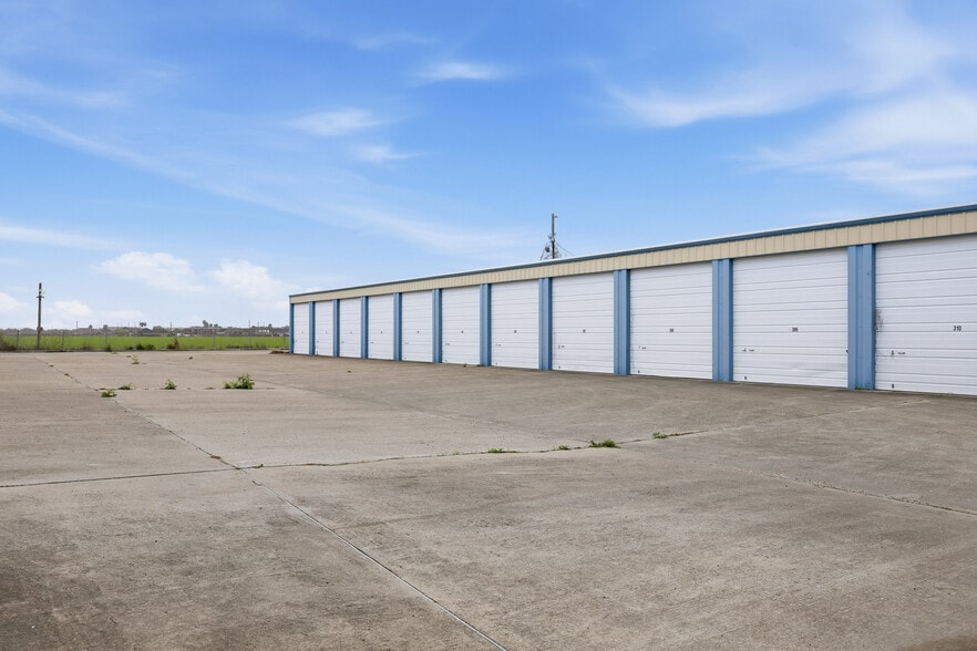 More Photos Of 7030 Brezina Rd, Corpus Christi Self Storage For Sale