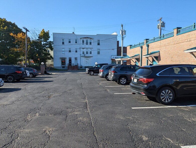 More Photos Of 1066 Madison Ave, Albany Freestanding For Lease
