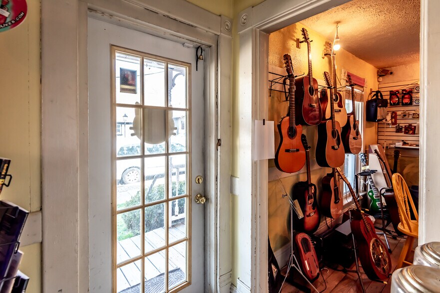 More Photos Of 198 S Main St, Waynesville Storefront For Sale