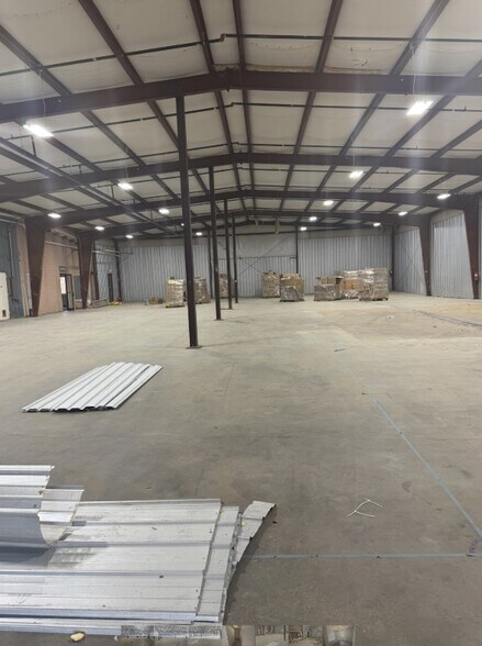 More Photos Of 216 Industrial Dr, Ridgeland Warehouse For Sale