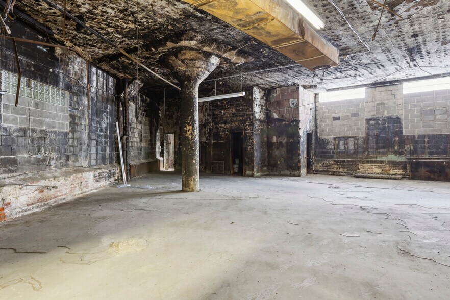 More Photos Of 1900 S Christopher Columbus Blvd, Philadelphia Freestanding For Sale