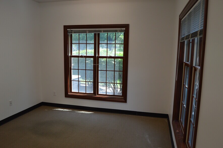 More Photos Of 128 County Line Rd, Westerville Office For Lease