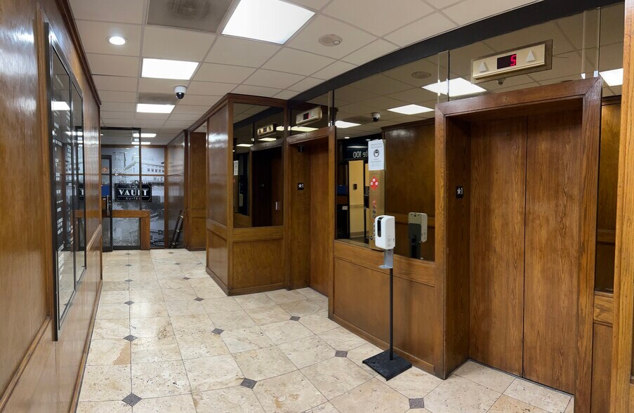 More Photos Of 416 N Stanton St, El Paso Office For Lease