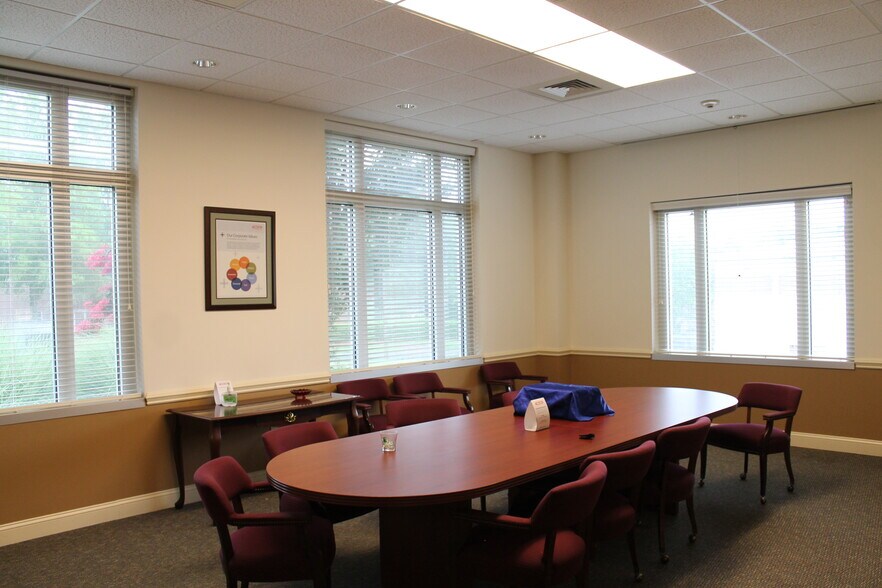 More Photos Of 11125 Treynorth Dr, Cornelius Office For Lease
