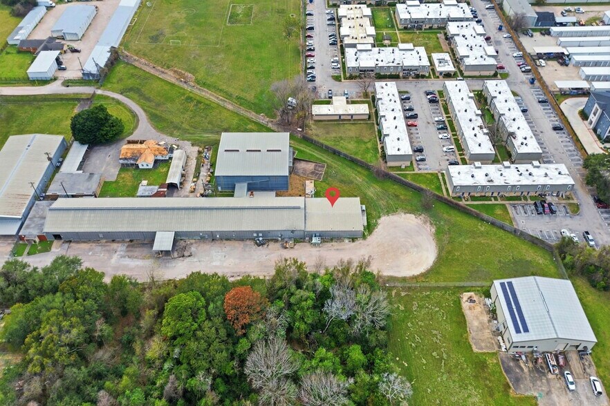 More Photos Of 13025 Fadeway ln, Houston Industrial For Lease