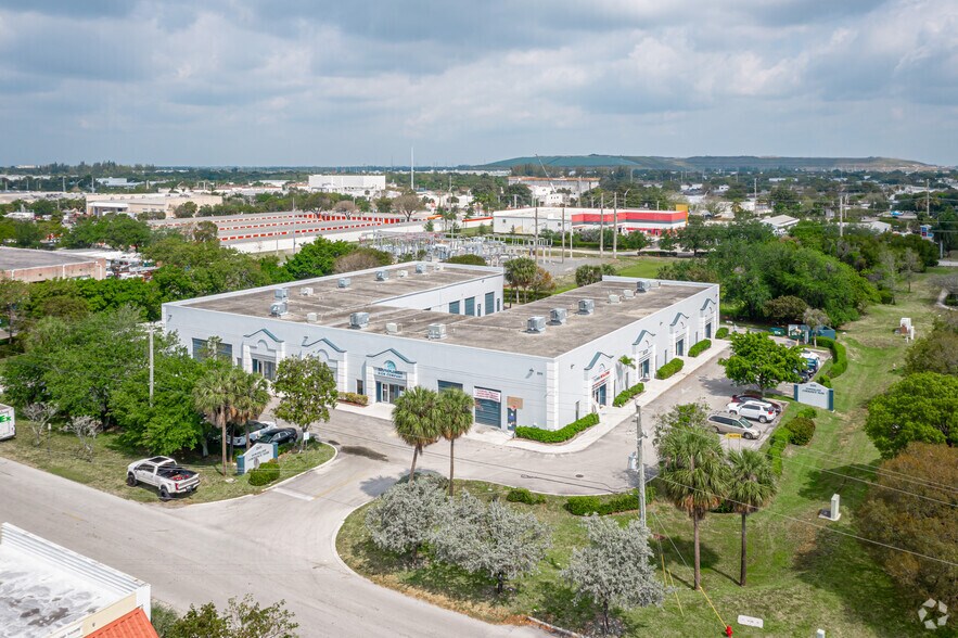 More Photos Of 2101-2177 NW 22nd St, Pompano Beach Warehouse For Lease