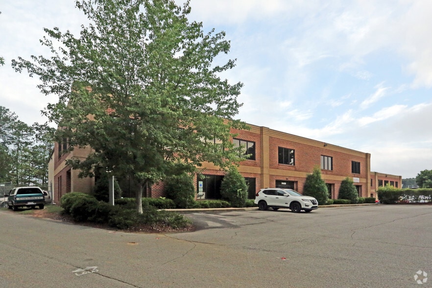 Primary Photo Of 2420-2428 Reliance Ave, Apex Flex For Lease