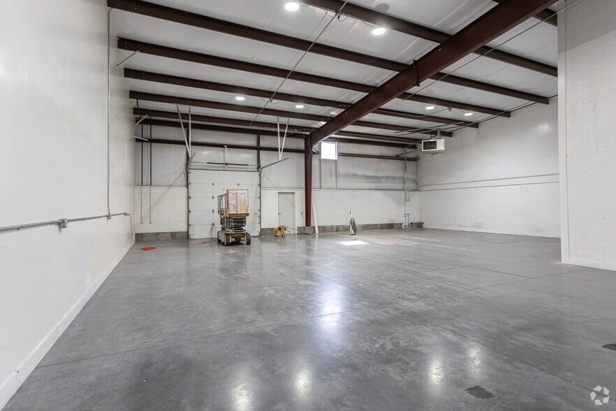 More Photos Of 810 W Utah Ave, Payson Warehouse For Sale
