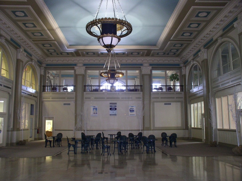 More Photos Of 404 N Main St, Oshkosh Office For Lease