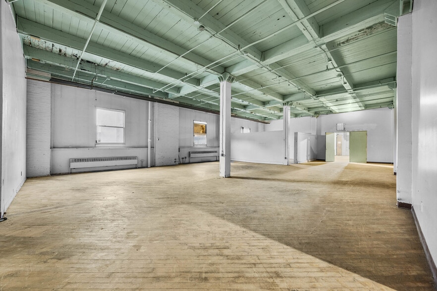 More Photos Of 39-49 St Bridgets Dr, Rochester Manufacturing For Sale