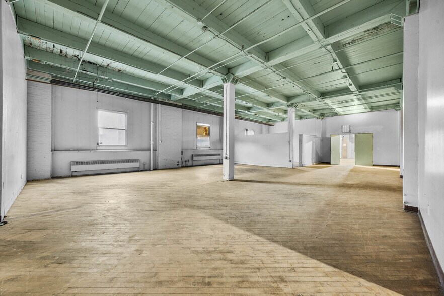 More Photos Of 39-49 St Bridgets Dr, Rochester Manufacturing For Lease