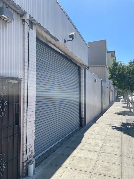 More Photos Of 1447 Park Ave, Emeryville Warehouse For Sale