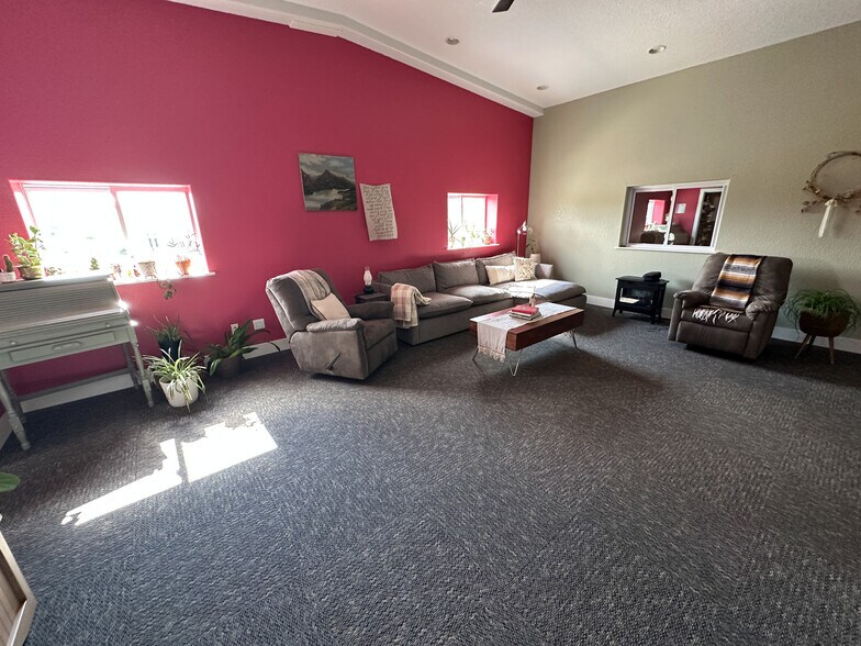 More Photos Of 3099 Highway 95, Mountain Grove Restaurant For Sale