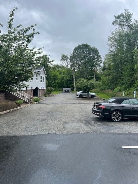 More Photos Of 580 State Rt 23, Pompton Plains Office For Lease