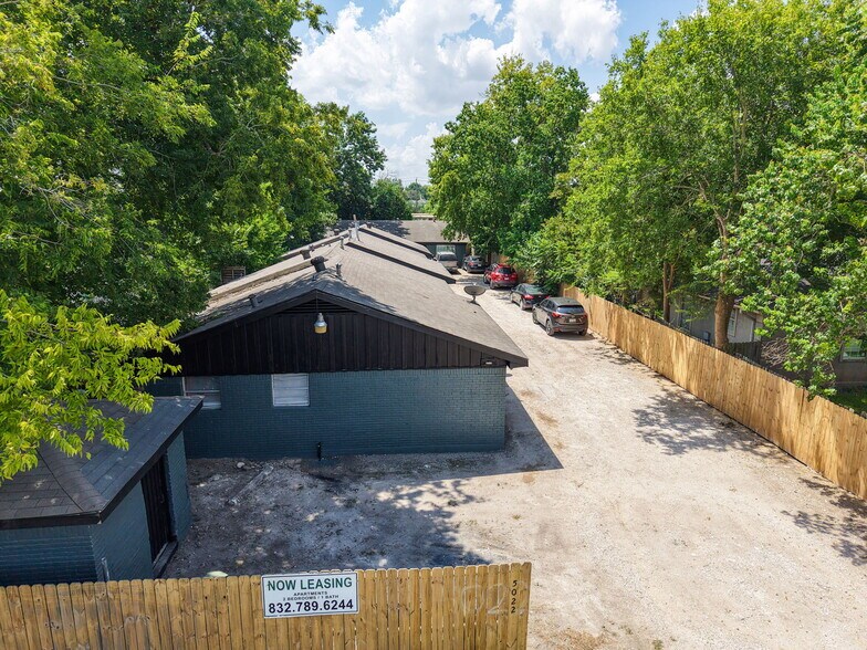More Photos Of 5022 Mallow St, Houston Apartments For Sale