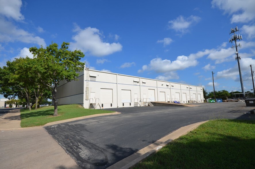 More Photos Of 5910 Techni Center Dr, Austin Light Distribution For Lease