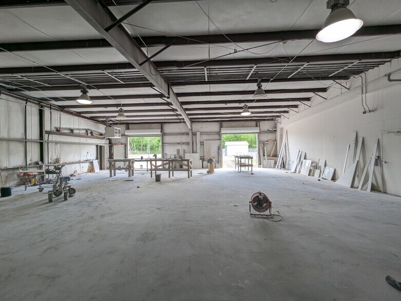 More Photos Of 6095 College St, Beaumont Office For Sale