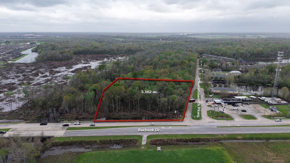 More Photos Of 555 Kenilworth Pkwy, Baton Rouge Land For Lease