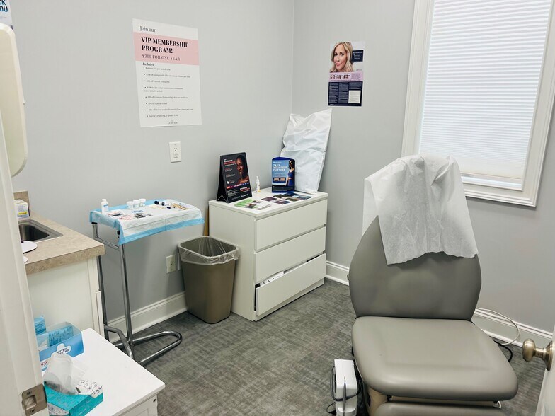 More Photos Of 56 Business Center Dr, Pawleys Island Medical For Sale
