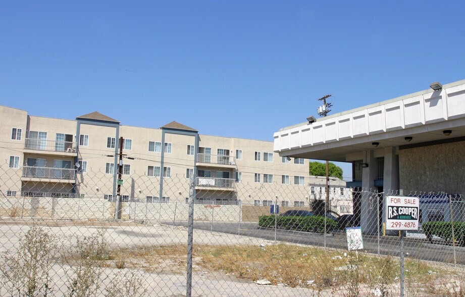 More Photos Of 1041 W Manchester Ave, Los Angeles Land For Sale