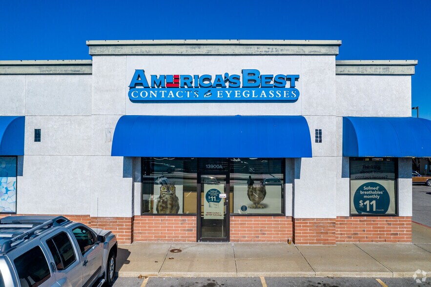 More Photos Of 13900 E 40 Hwy, Independence Storefront For Sale