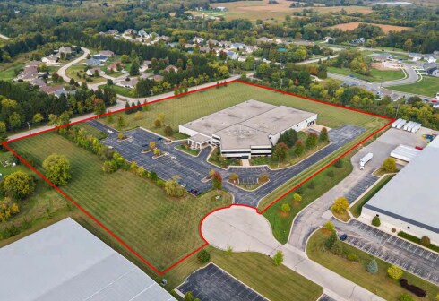 More Photos Of W209N17500 Industrial Dr, Jackson Manufacturing For Sale