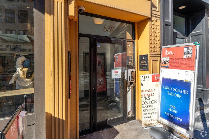 More Photos Of 25 E 17th St, New York Storefront Retail Office For Lease