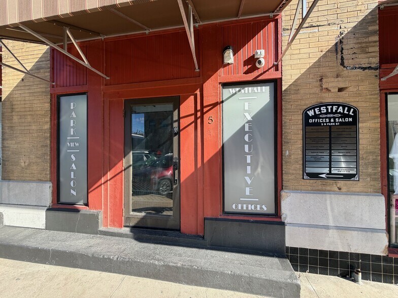 More Photos Of 5 N Park St, Sapulpa Storefront For Lease