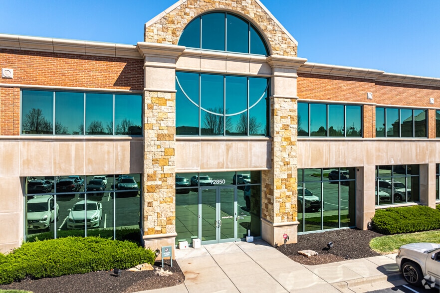 More Photos Of 12850 Metcalf Ave, Overland Park Medical For Lease