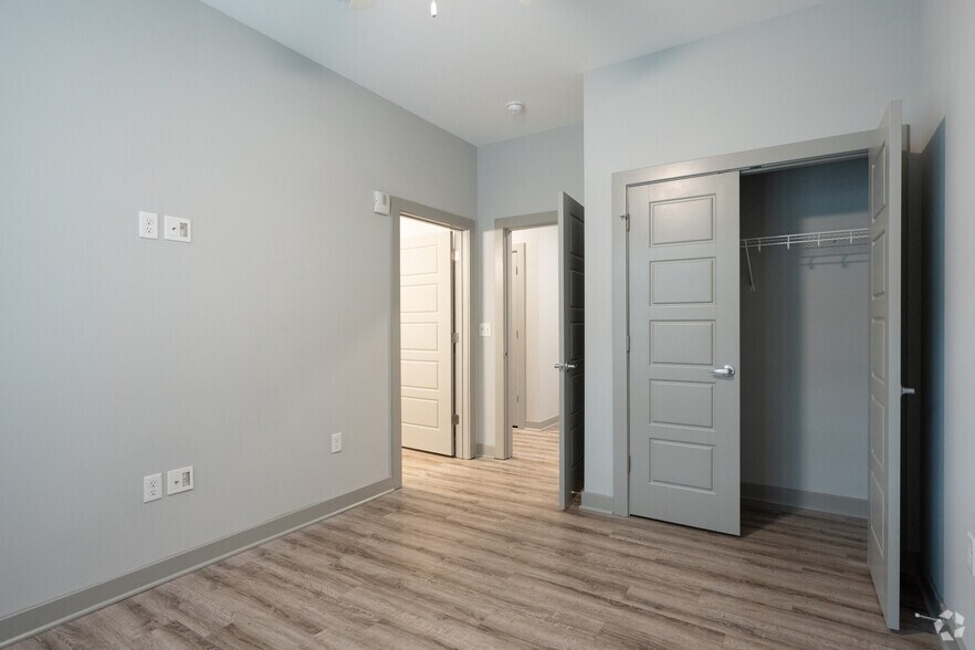 More Photos Of 670 Downey Green, Hampton Apartments For Sale