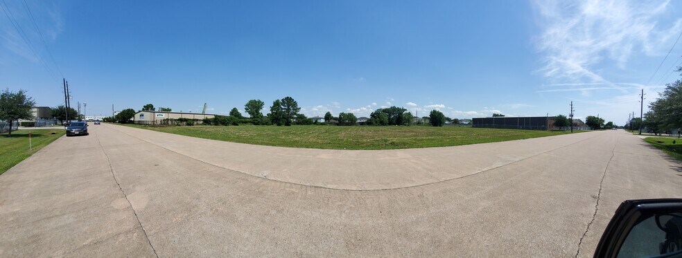 More Photos Of 18702 N Rankin Cir, Houston Land For Sale